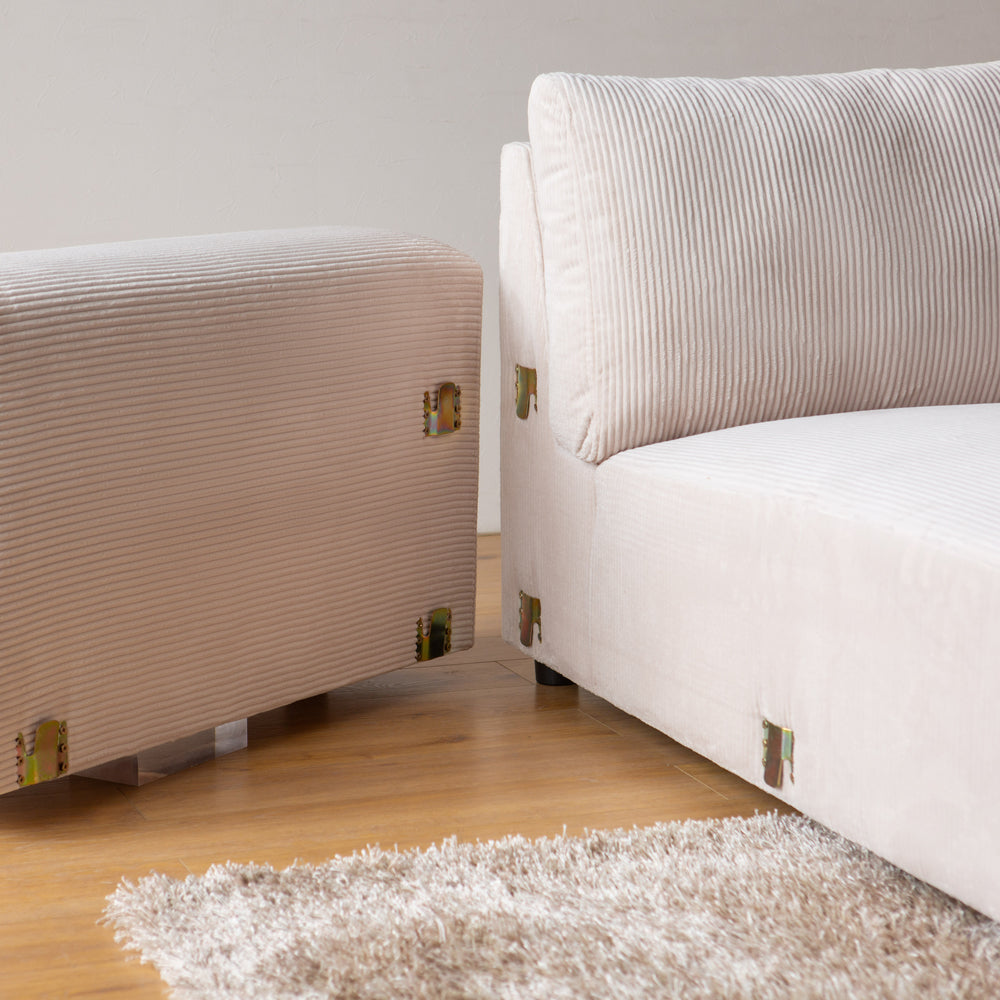 Canapé d'angle modulable 3 places en velours côtelé beige Aberdeen zoom sur les fixations des accoudoirs