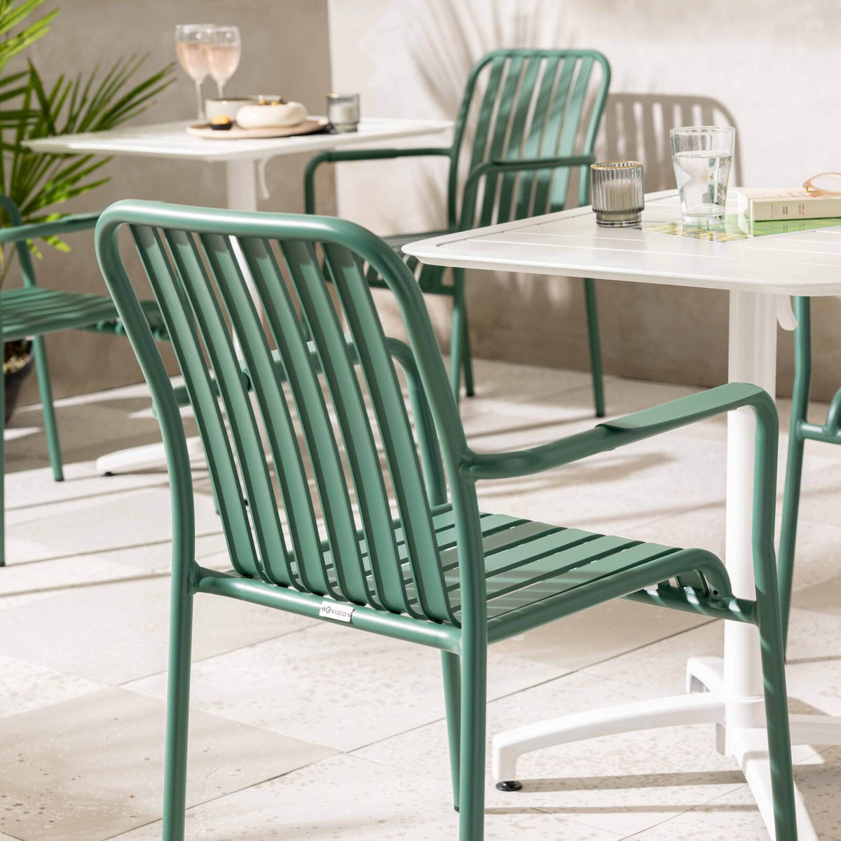 Fauteuil de jardin Oviala en metal FARO