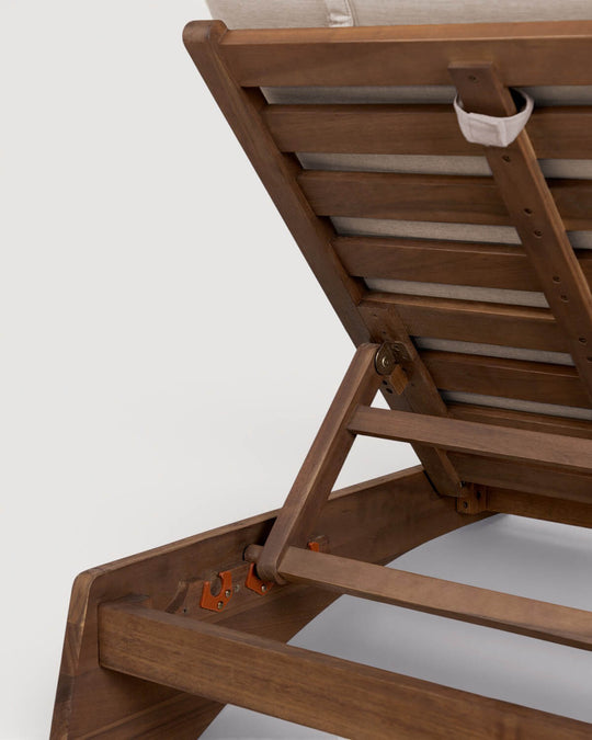 Bain de soleil inclinable Lorent en bois d’acacia et tissu The Masie