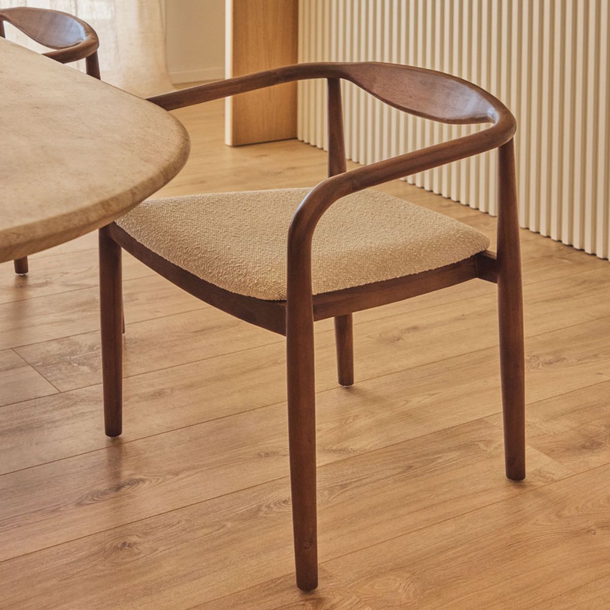 Lot de 2 chaises SKLUM en bois d'acacia et tissu bouclé Mallory