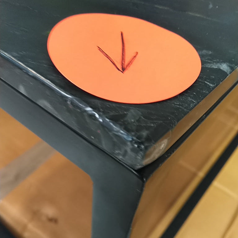 Table basse DRAWER Saku en marbre Noir et métal 120x65cm