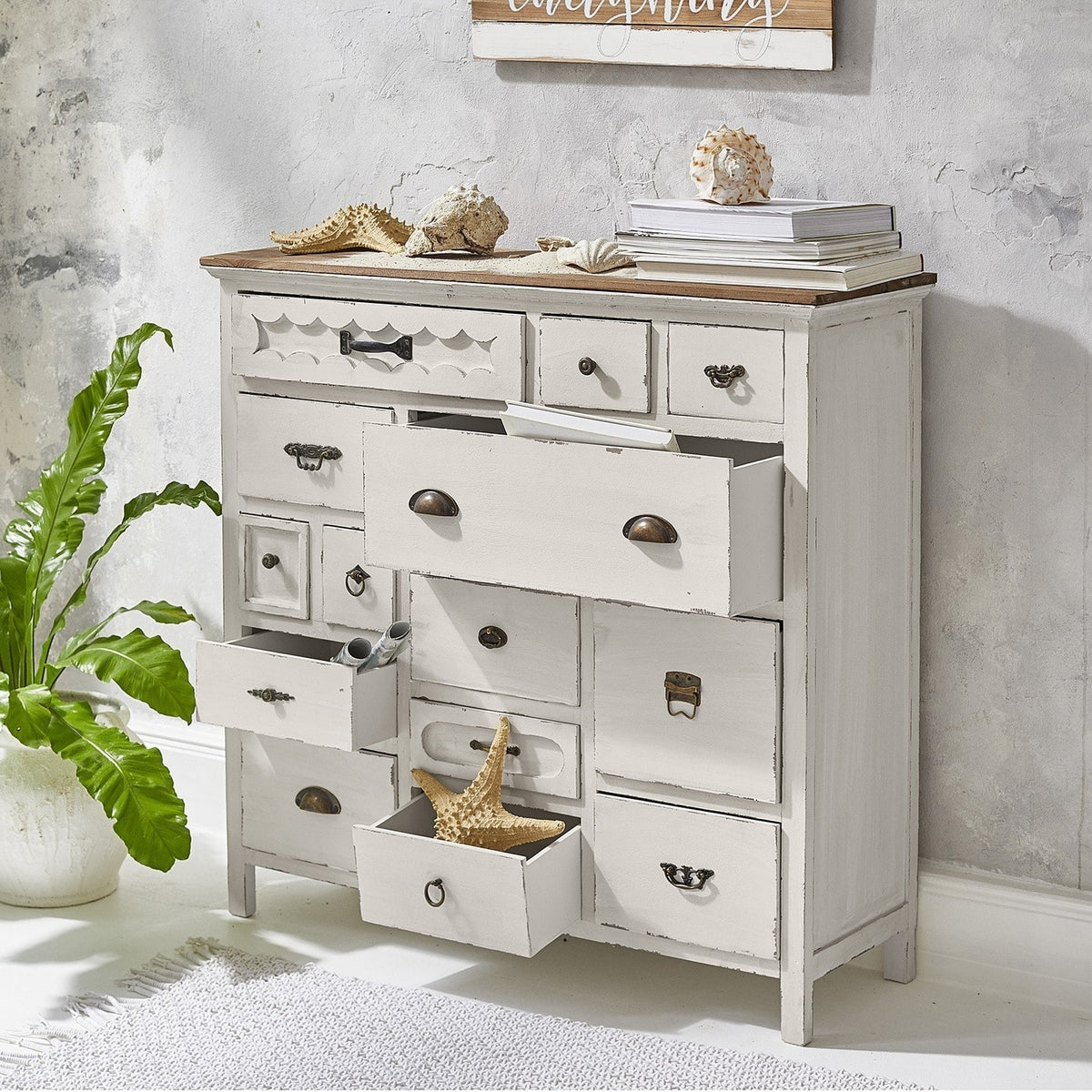 Commode Grayson blanc vieilli plateau bois LOBERON — photo produit