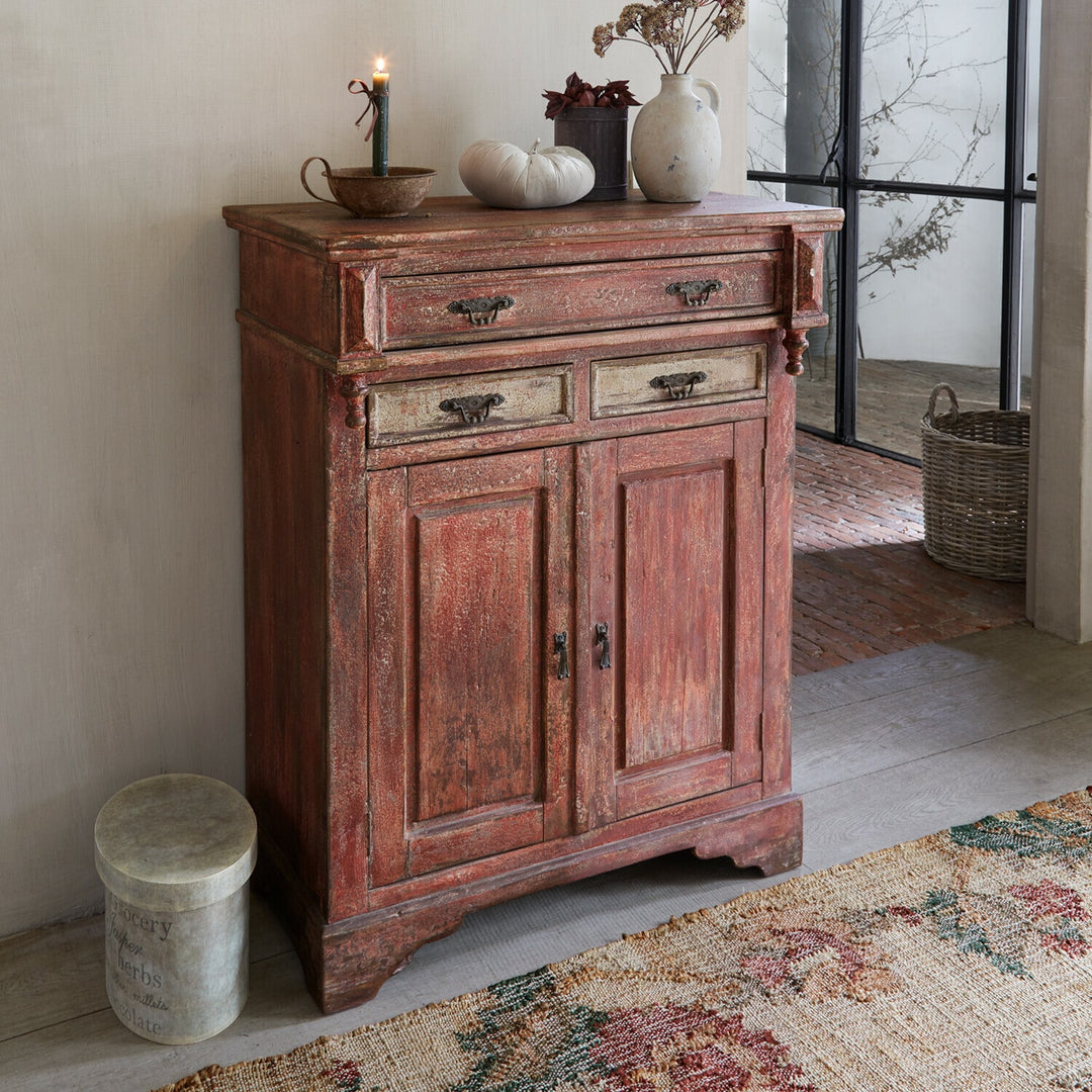 Commode LOBERON Jolivarne en pin rouge vieilli — photo produit