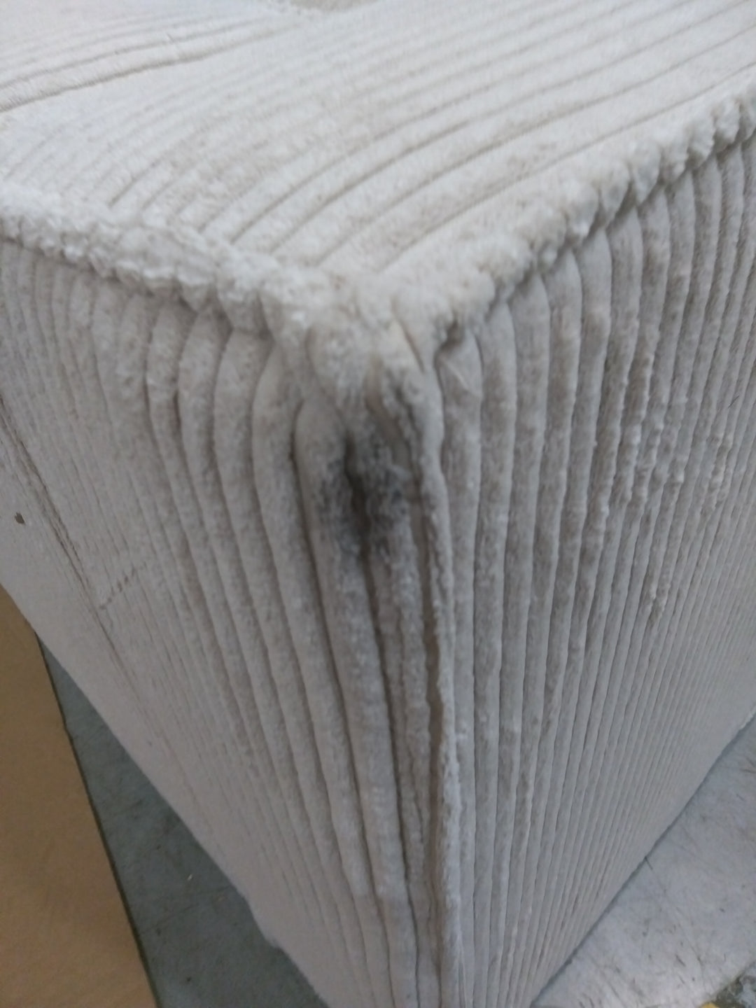 Canapé d'angle BEST IMMOBILIER Ela velours côtelé beige — photo produit