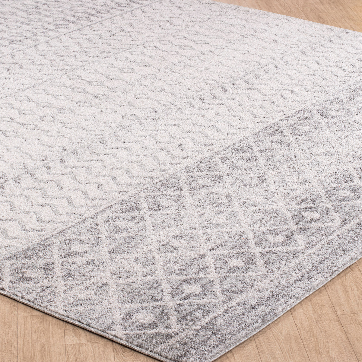 Tapis SURYA Nice scandinave, motif géométrique losanges gris et blanc, vue 4
