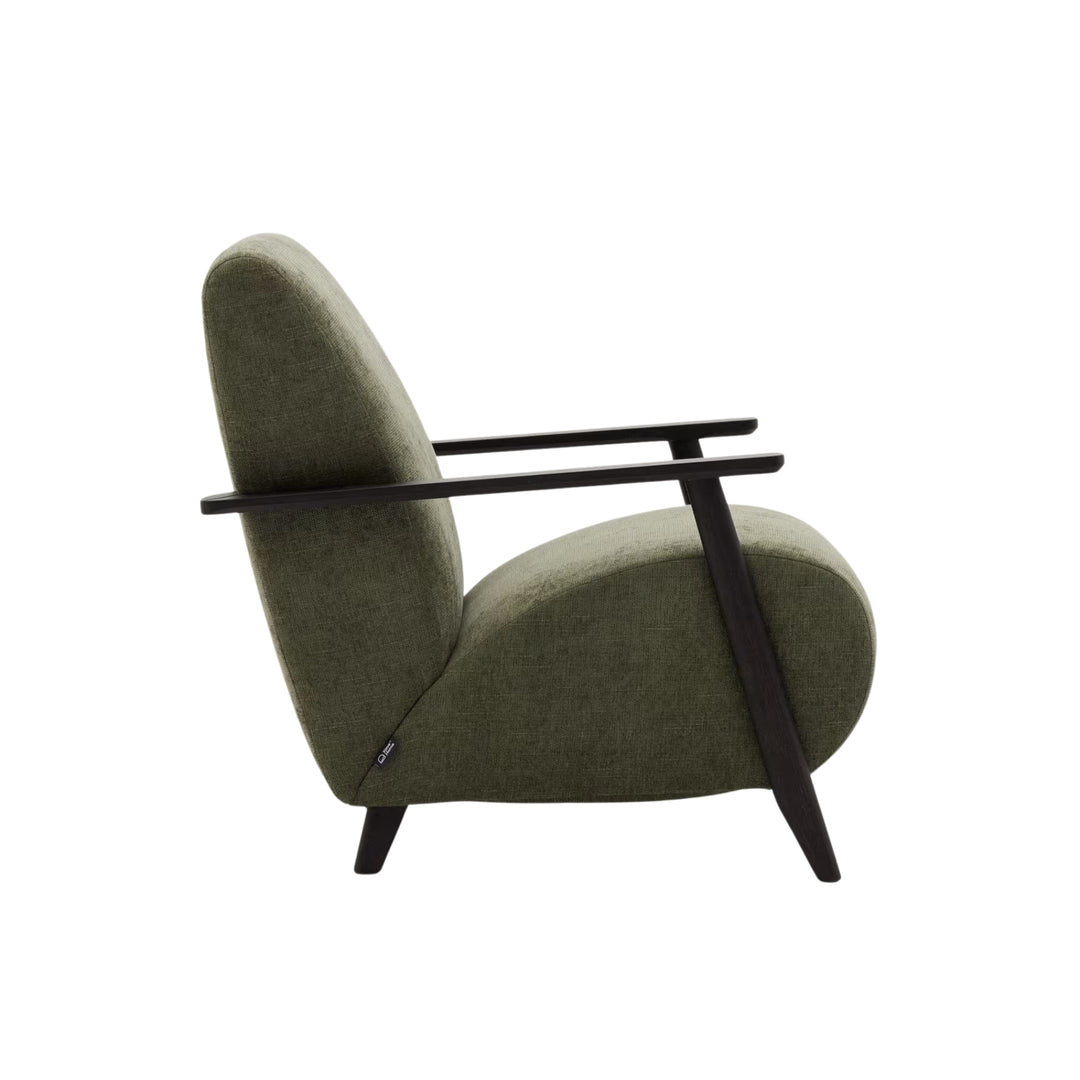 Fauteuil KAVE HOME Meghan en chenille vert et bois de frêne finition noir