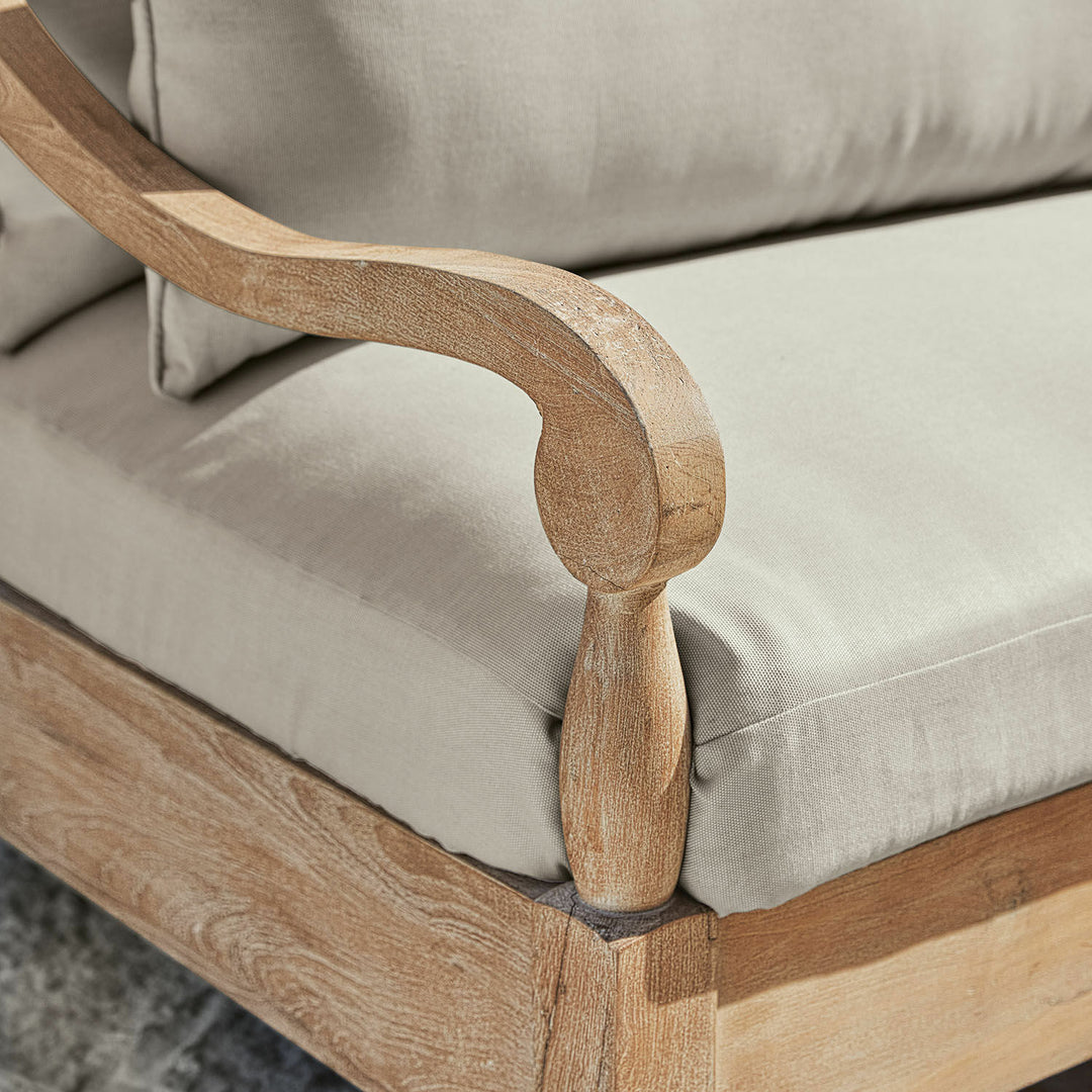 Fauteuil LOBERON Montcassin en bois cérusé et tissu beige
