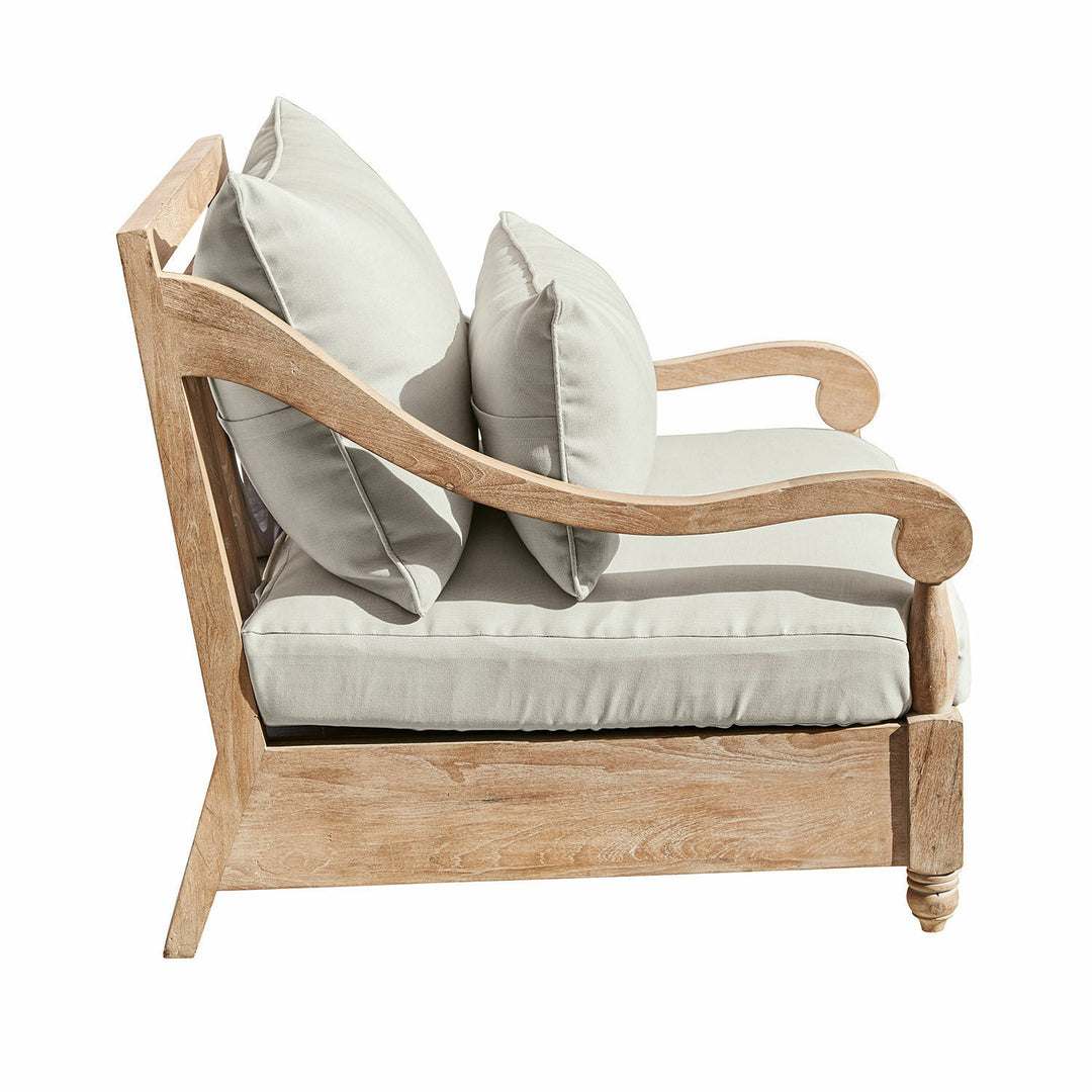 Fauteuil LOBERON Montcassin en bois cérusé et tissu beige