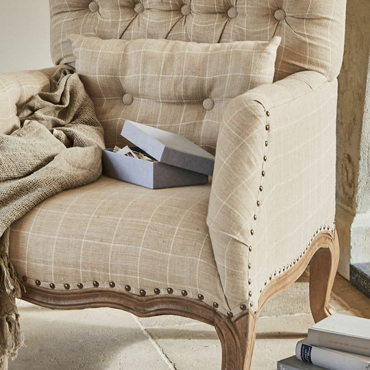 Fauteuil capitonné LOBERON Leonardsown beige — photo produit