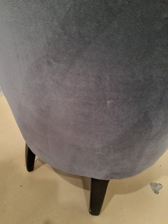 Fauteuil Chesterfield LOBERON Parranquet en velours gris — photo produit
