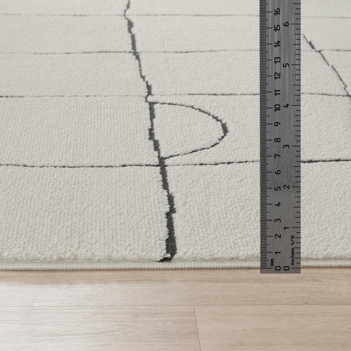 Tapis SURYA Inchon scandinave, motif quadrillage de lignes anthracite sur fond crème, vue 7