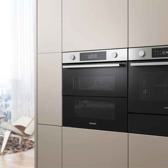 Four encastrable SAMSUNG NV7B4550VAS pyrolyse Dual Cook Flex™ 76L