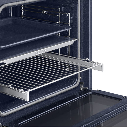 Four encastrable SAMSUNG NV7B4550VAS pyrolyse Dual Cook Flex™ 76L