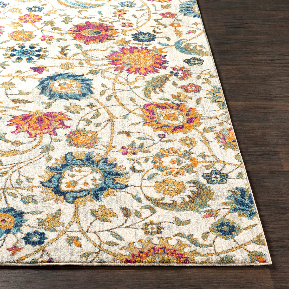 Tapis Surya Hanshu floral bohème, grandes fleurs orange, fuchsia et bleu sur fond écru, vue 5