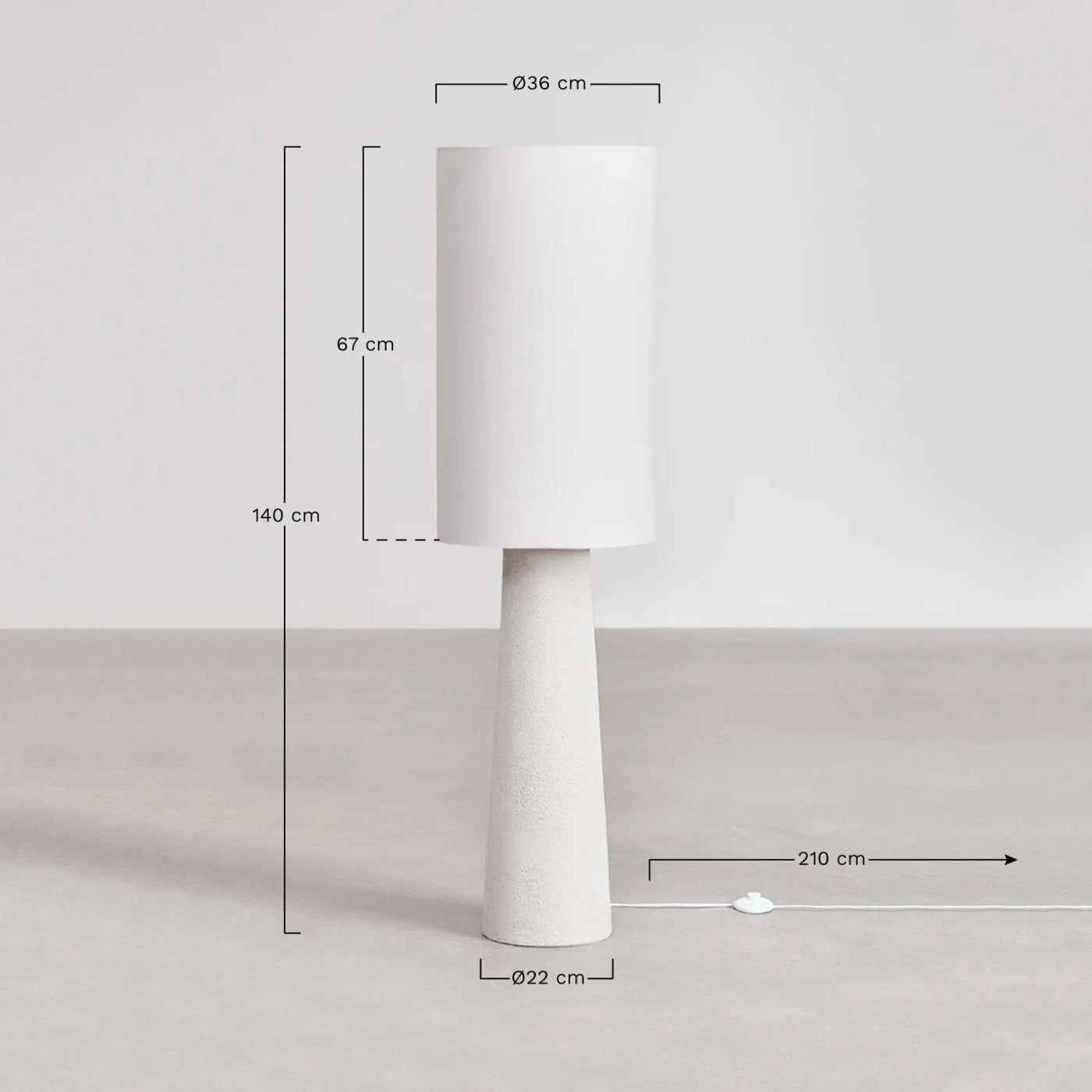 Lampadaire SKLUM Loana en lin beige