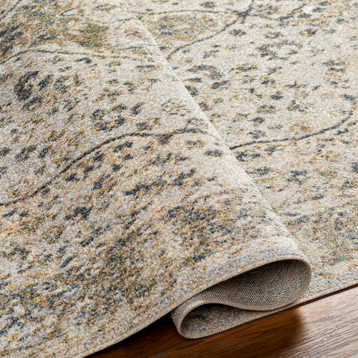 Tapis Surya Celine vintage oriental, médaillon délavé ivoire, beige doré et gris, vue 4
