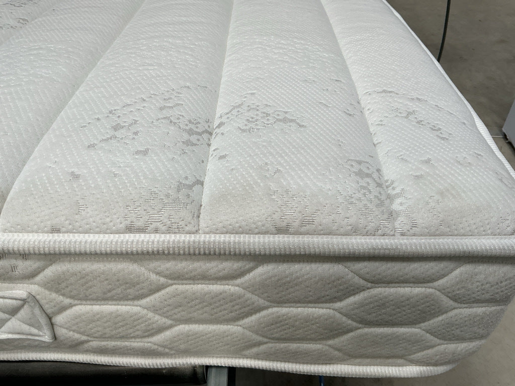 Matelas DUNLOPILLO latex, soutien ferme, accueil ferme, 140x200cm