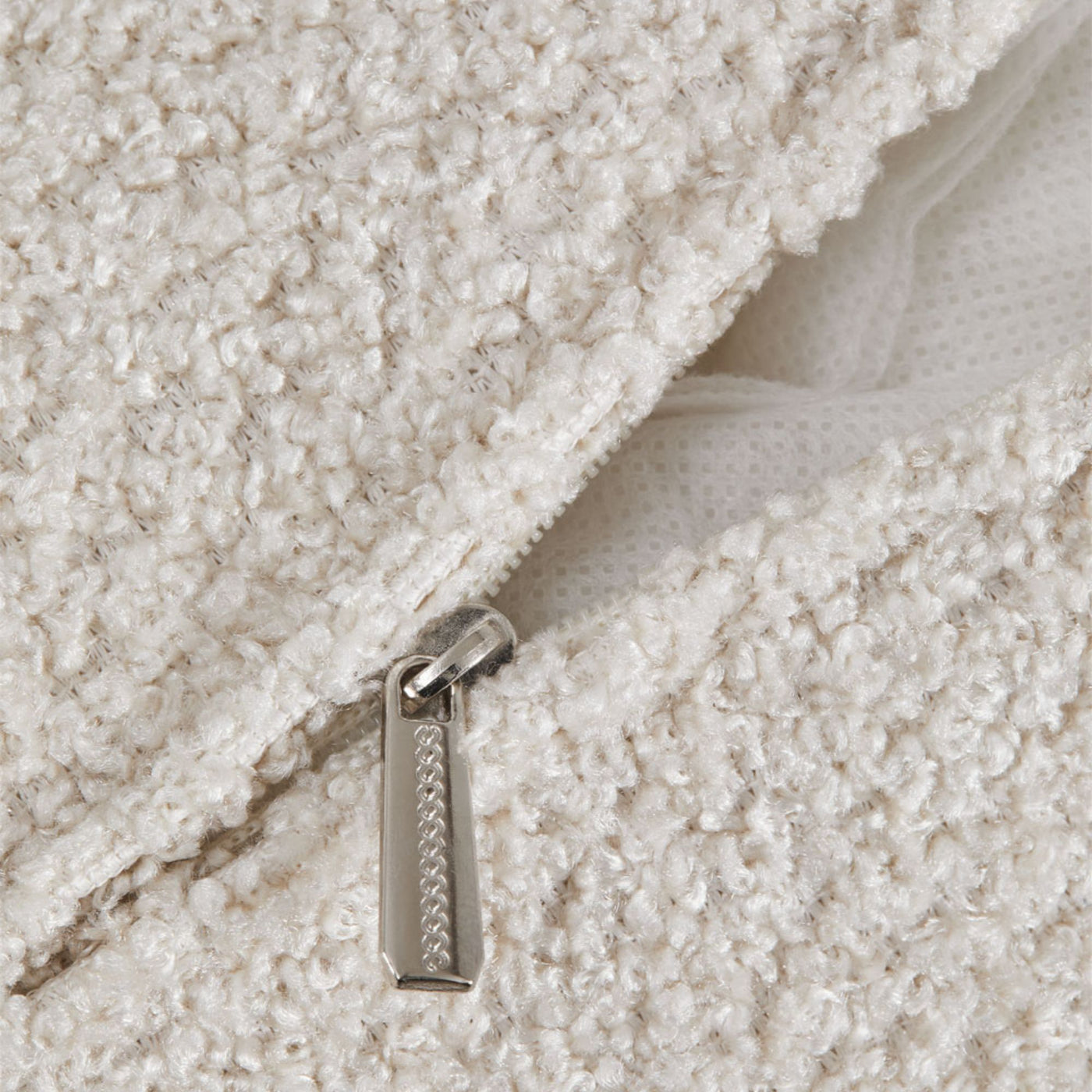Méridienne droite SKLUM Coco en tissu chenille epais blanc
