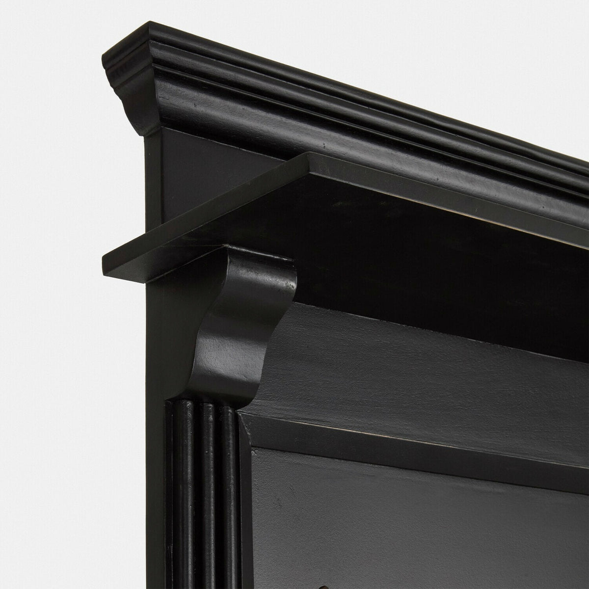 Meuble d'entrée LOBERON Eldwin en bois noir avec banquette crème — photo produit