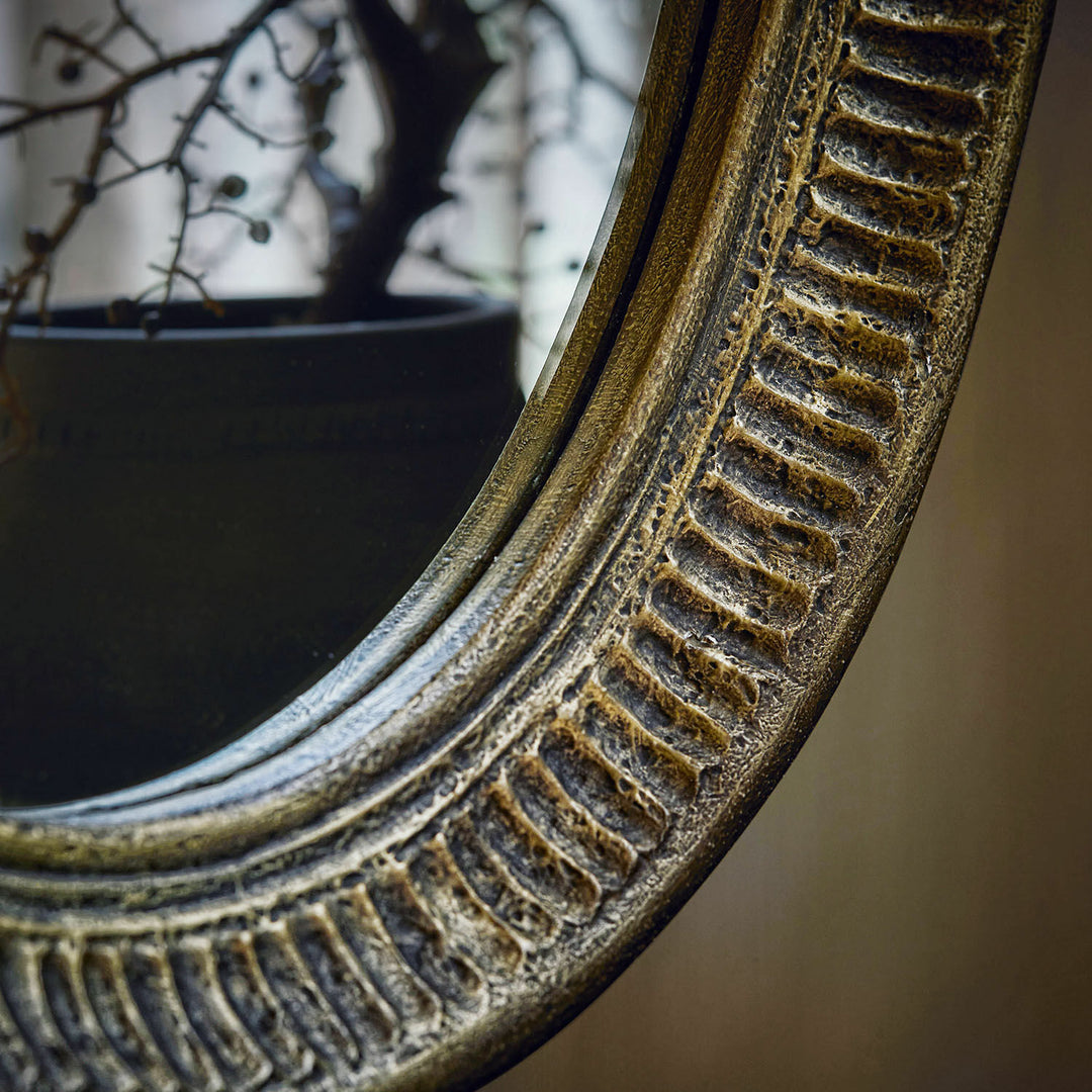 Miroir LOBERON Boissiére ovale en bois doré vieilli — photo produit