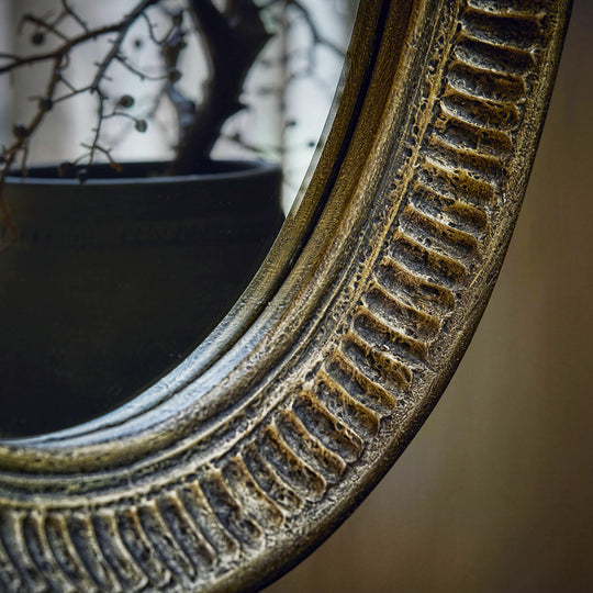 Miroir LOBERON Boissiére ovale en bois doré vieilli — photo produit