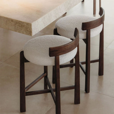 Lot de 2 tabourets hauts SKLUM Manille en bois de chêne et revêtement