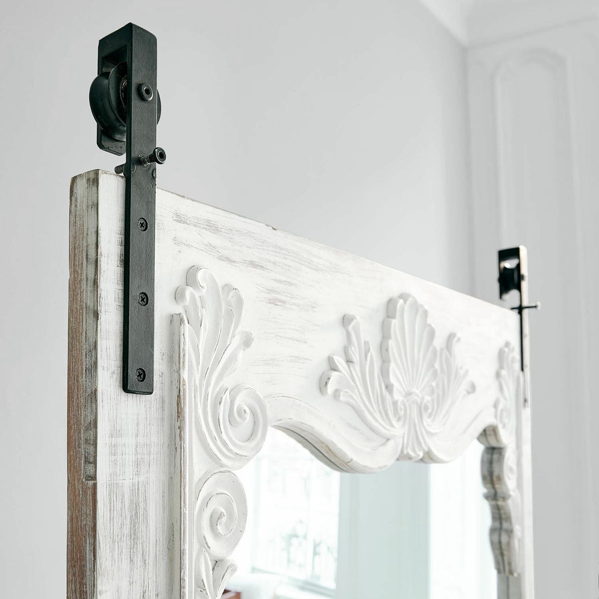 Porte coulissante LOBERON Penworth blanc vieilli avec miroir — photo produit