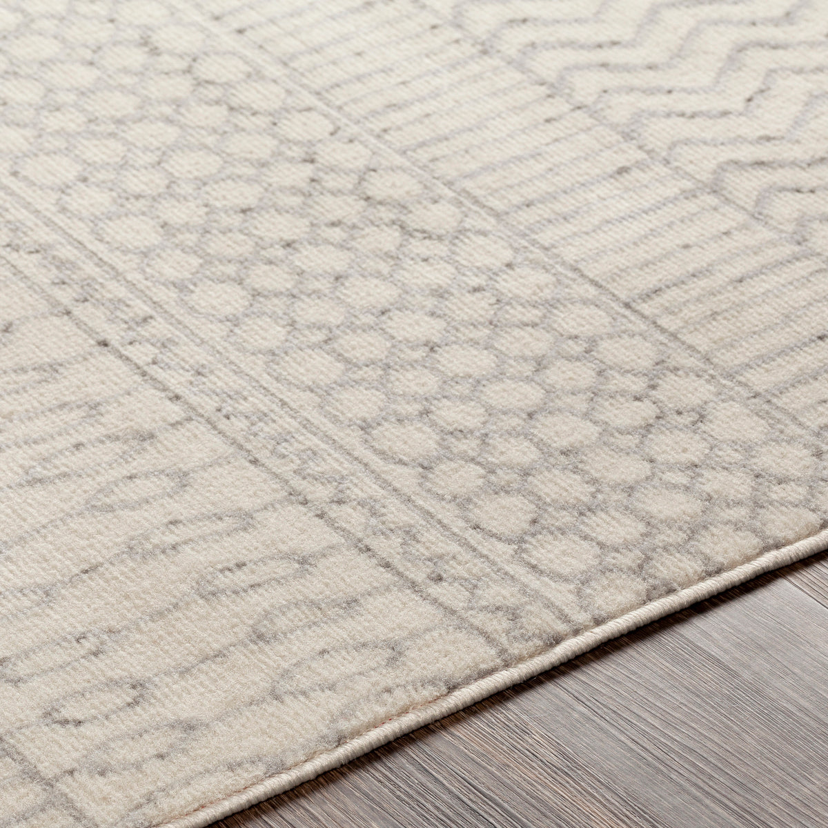 Tapis SURYA Hama scandinave bohème, motif frises gris clair sur fond blanc cassé, vue 3