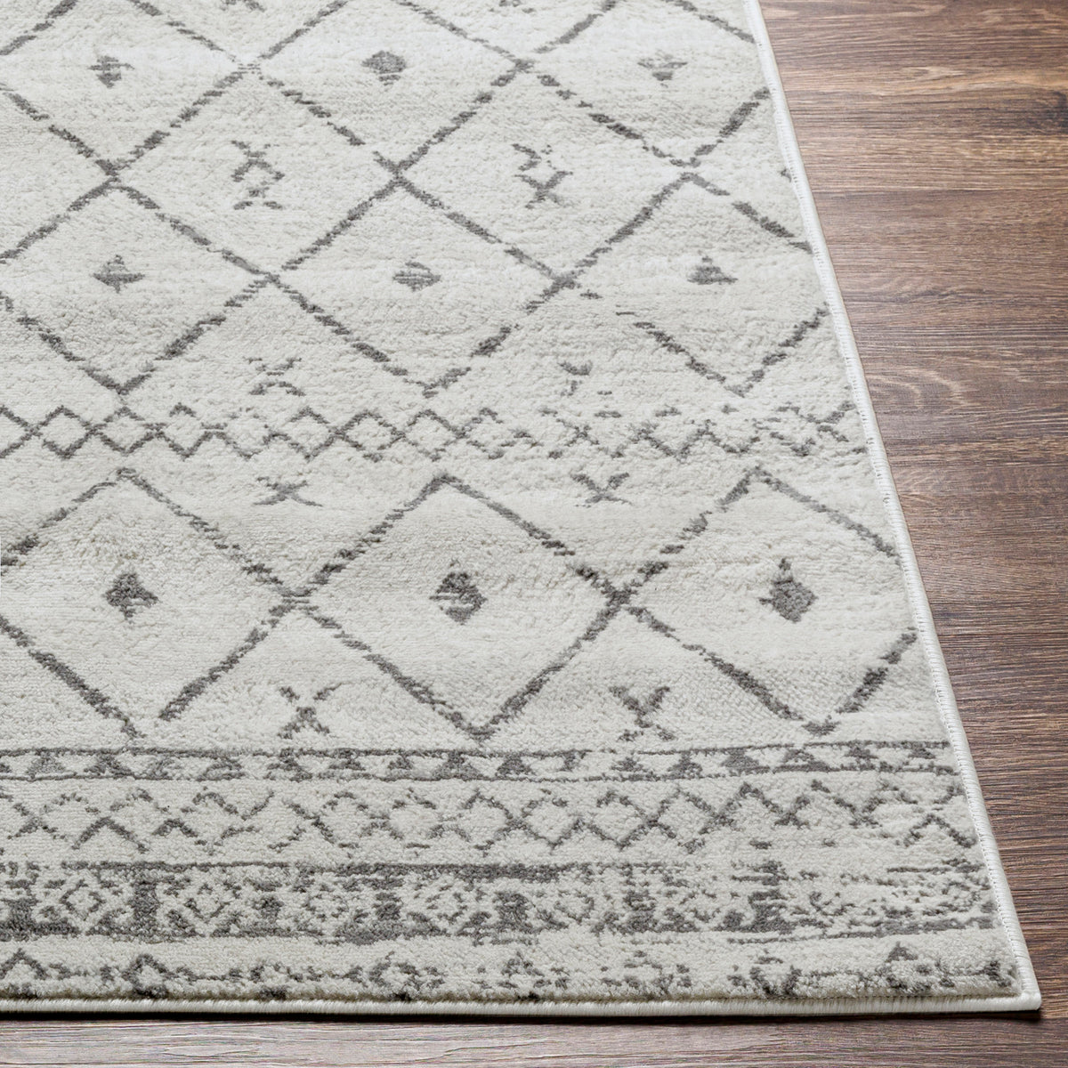 Tapis SURYA Lima berbère, motif losanges et frises gris anthracite sur fond blanc, vue 5