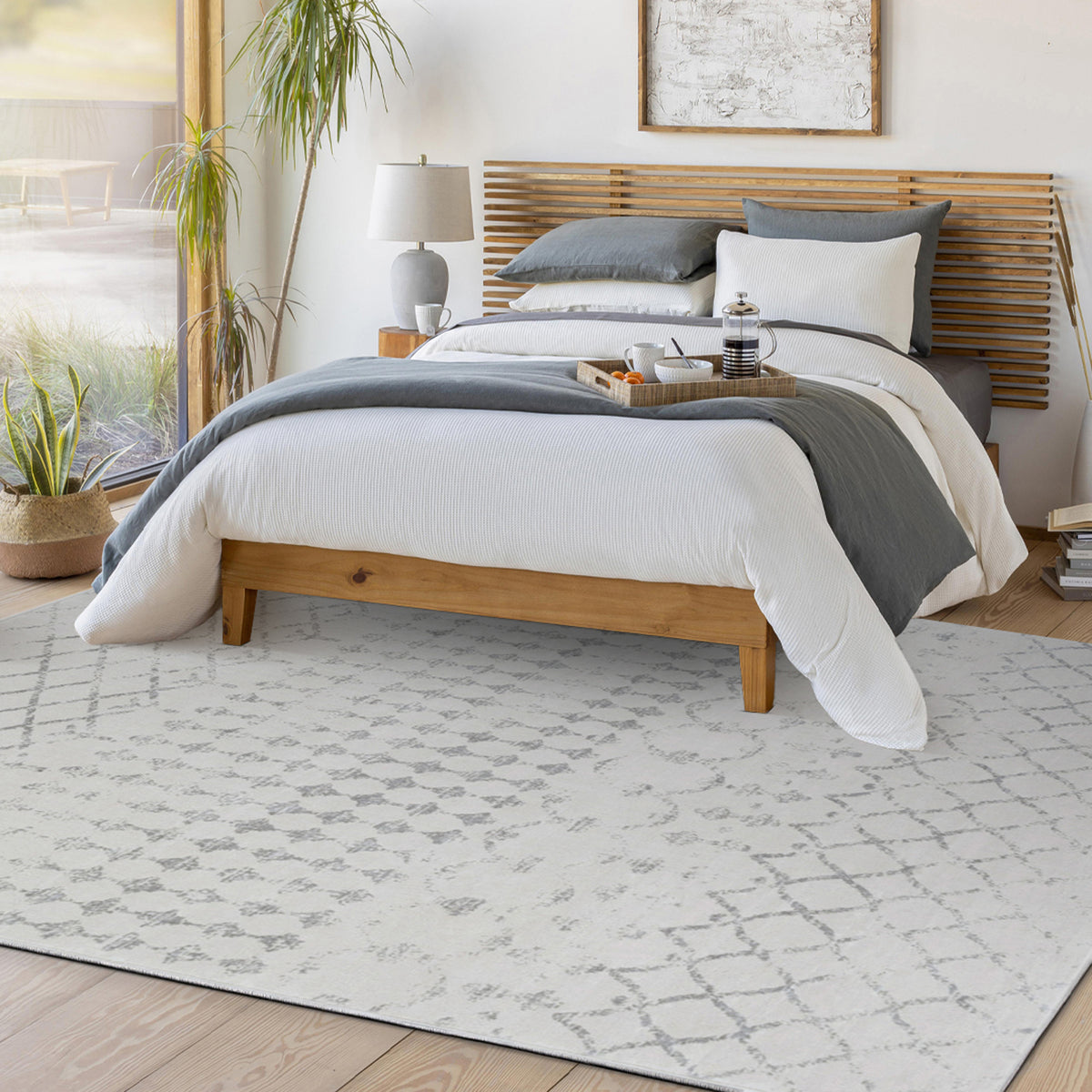 Tapis de couloir SURYA Lyon berbère, motifs géométriques gris sur fond blanc cassé, vue 7