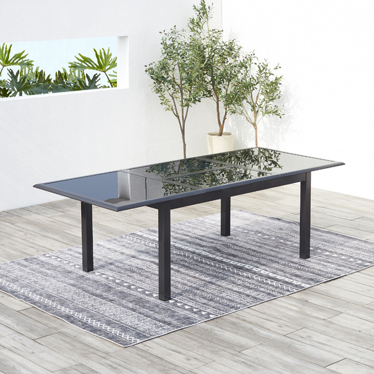 salon de jardin extensible en aluminium gris de 6 places Ravenne table ouverte