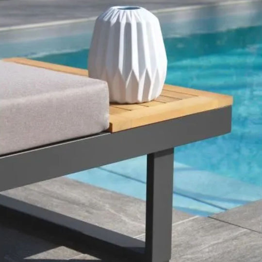 Salon de jardin 4 places DCB GARDEN Tokyo en bois d'acacia et aluminium gris anthracite — photo produit
