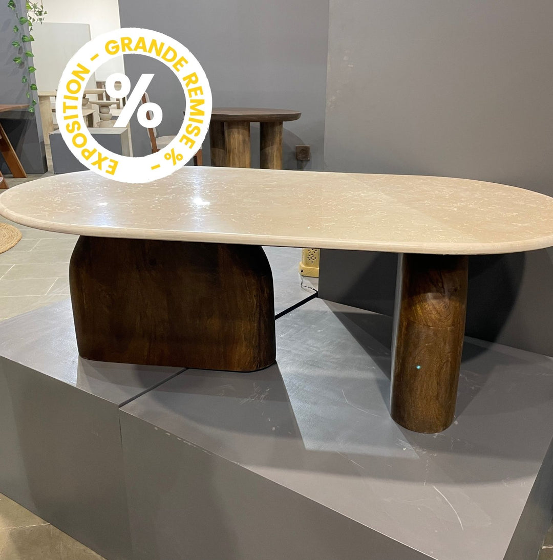 Table basse design en bois massif et travertin