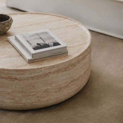 Table basse ronde SKLUM Ø80 cm en aspect ciment travertin Darwys