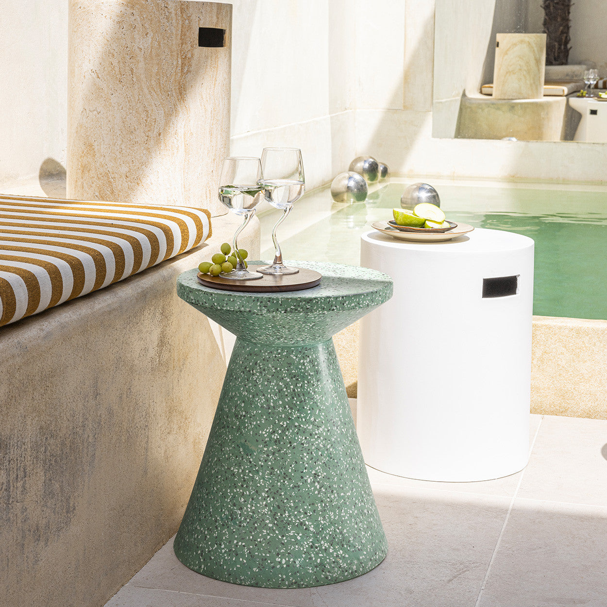 Table Tali en terrazzo H46cm DRAWER