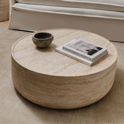 Table basse ronde SKLUM Ø80 cm en aspect ciment travertin Darwys