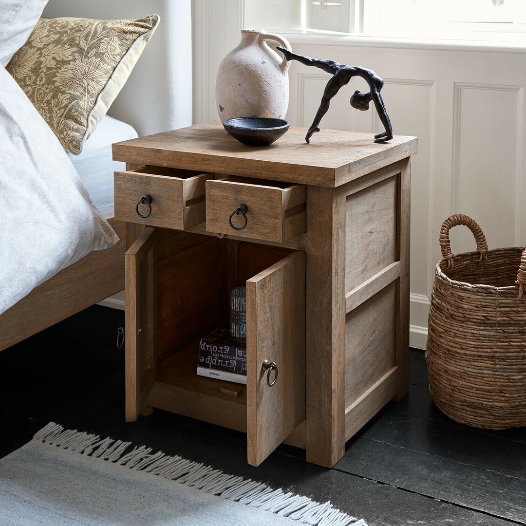 Table de chevet LOBERON Fenaro en bois massif — photo produit