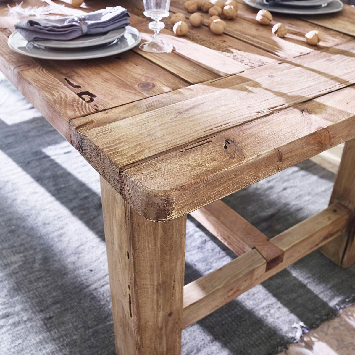 Table à manger LOBERON Oteley marron vieilli 240 cm — photo produit